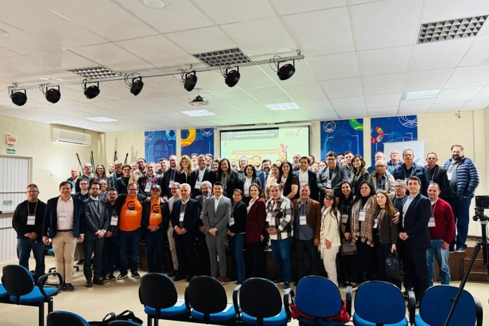 Imagem da notícia FEEAC-RS participa de jornada da ANPT sobre julgados do STF e inovações legislativas em Curitiba
