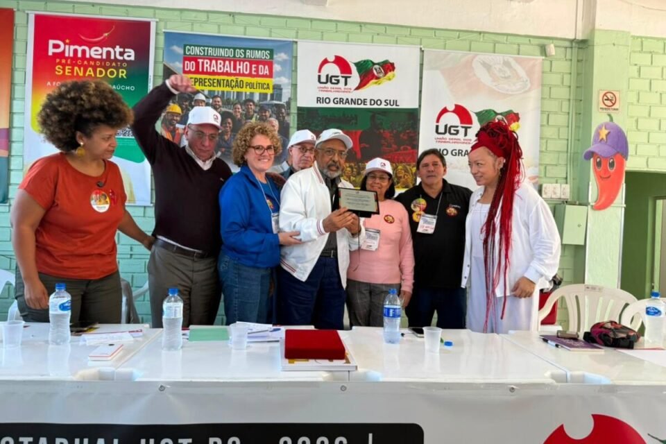 Imagem da notícia FEEAC RS e sindicatos filiados participam da Plenária Estadual da UGT-RS e reforçam compromisso com a defesa dos trabalhadores e luta política