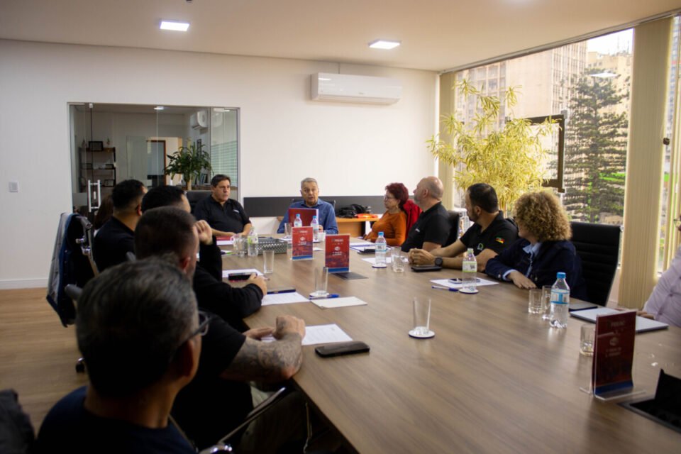 Imagem da notícia FEEAC RS reúne diretoria para encaminhar campanha salarial, encontro de mulheres e mobilização sindical